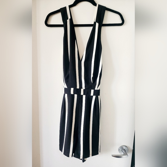 Dynamite Striped Romper - Picture 16 of 16